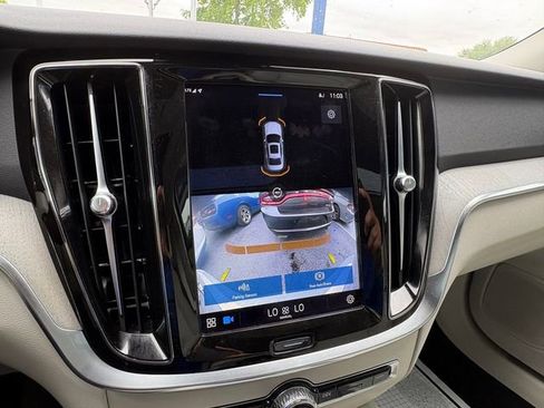 Used 2023 Volvo S60 B5 Plus image 22