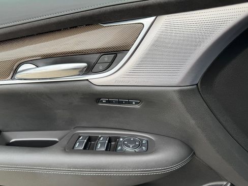 Used 2025 Cadillac XT6 Sport w/ Platinum Package image 28