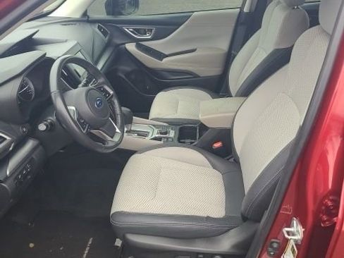 Used 2021 Subaru Forester Premium image 9