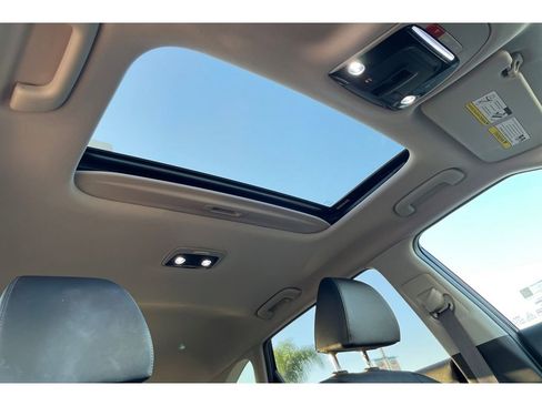 Used 2022 Kia Seltos SX w/ Sunroof Package image 20