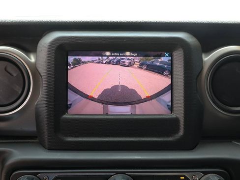 Used 2022 Jeep Wrangler Sport AWD/4WD image 18