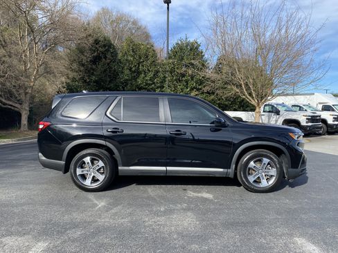 Used 2024 Honda Pilot EX-L image 10