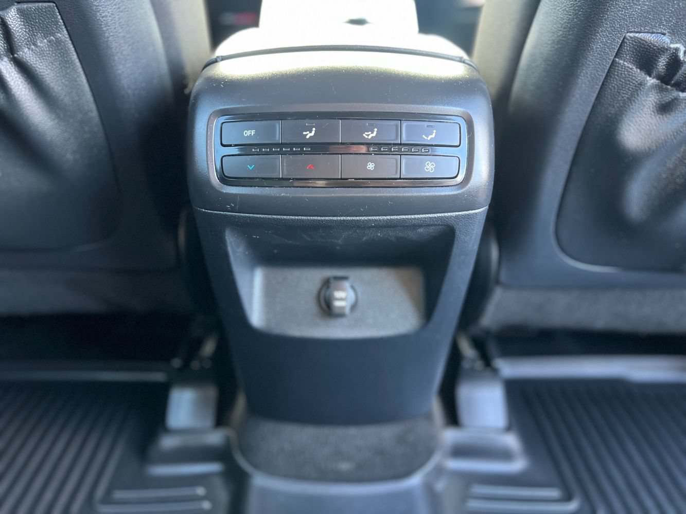 Used 2020 Hyundai Palisade SE AWD/4WD image 25