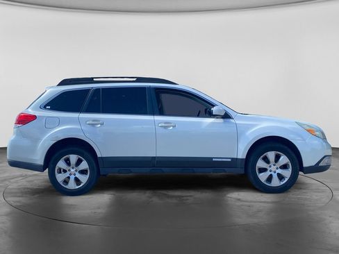 Used 2011 Subaru Outback 2.5i Premium w/ All-Weather Pkg AWD/4WD image 8