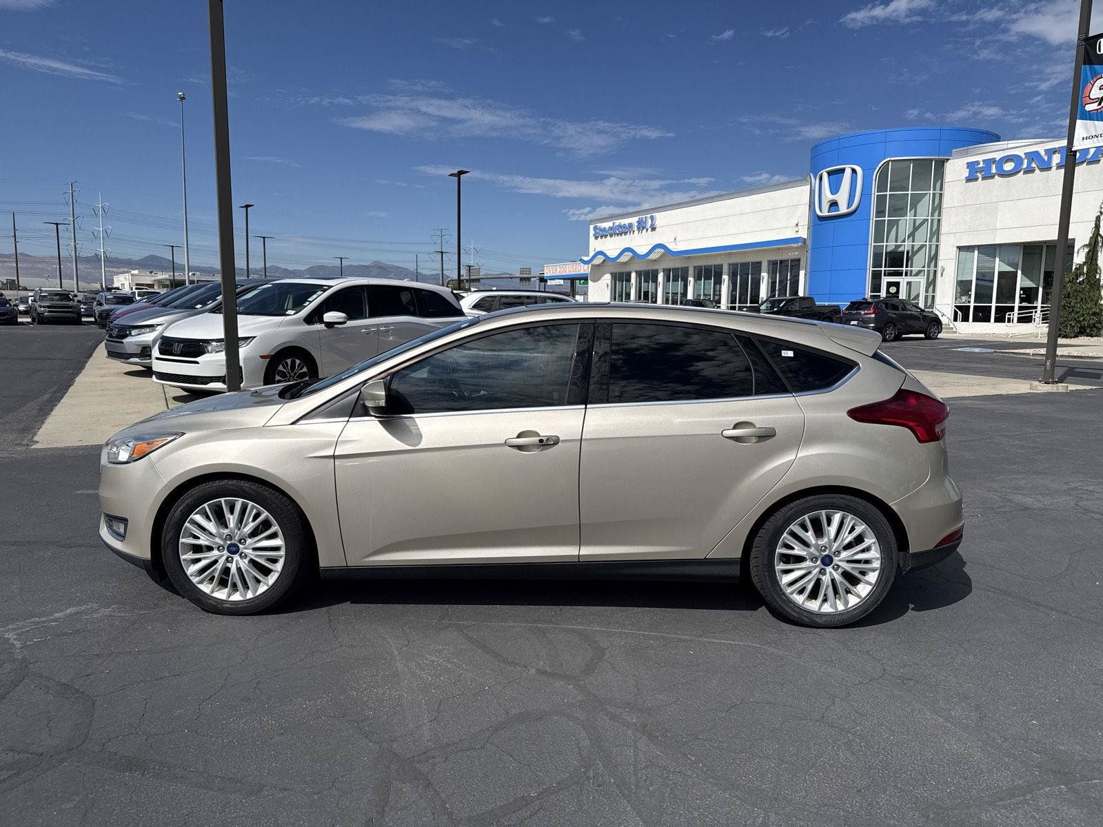 Used 2018 Ford Focus Titanium w/ Titanium Technology Package FWD image 7