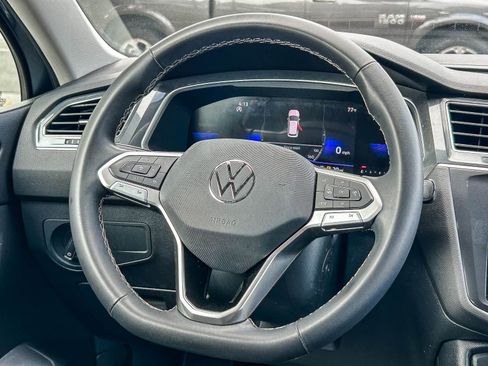 Used 2023 Volkswagen Tiguan SE FWD image 16