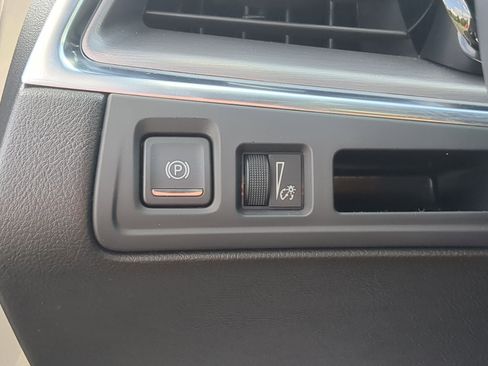 Certified 2022 Cadillac XT5 Luxury FWD image 18