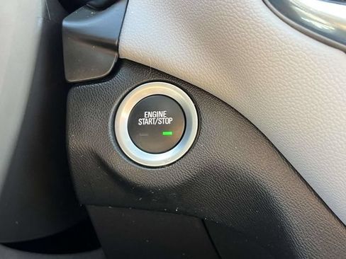 Used 2023 Chevrolet Equinox LS w/ LS Convenience Package FWD image 29