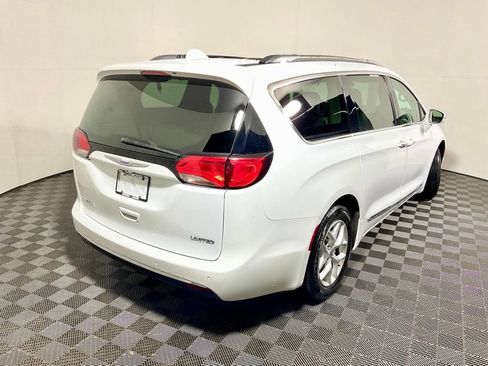 Used 2020 Chrysler Pacifica Limited FWD image 18