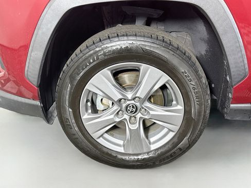 Used 2022 Toyota RAV4 XLE image 38
