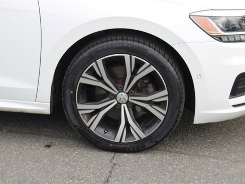 Used 2020 Volkswagen Passat 2.0T SEL image 10