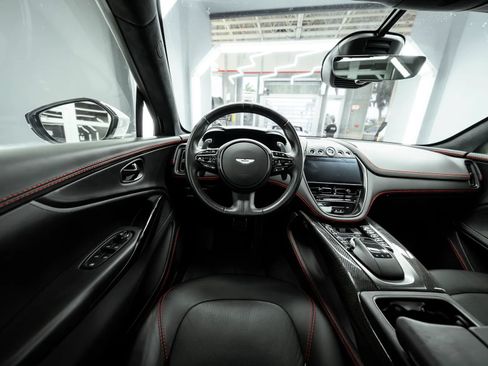 Used 2021 Aston Martin DBX AWD/4WD image 26