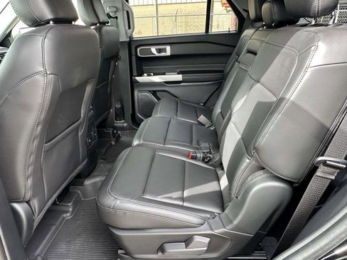 Used 2023 Ford Explorer XLT w/ Equipment Group 202A image 12