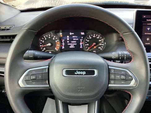 Used 2024 Jeep Compass Trailhawk AWD/4WD image 33