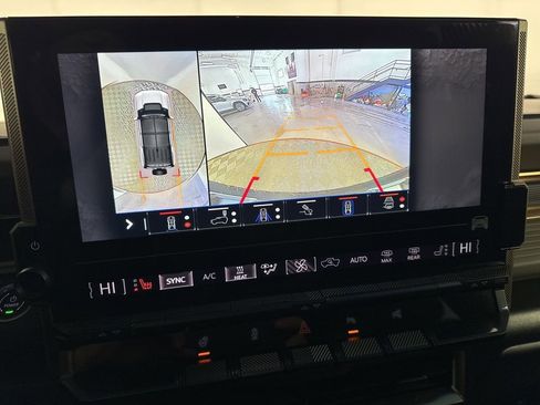 Used 2024 GMC Hummer EV 3X image 29