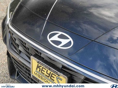 New 2026 Hyundai Elantra SEL Sport Premium FWD image 9