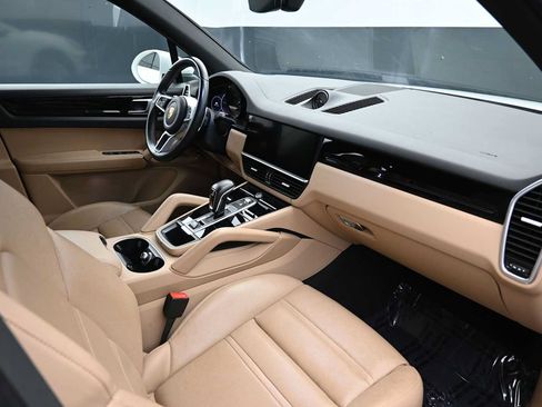 Used 2021 Porsche Cayenne AWD/4WD image 20