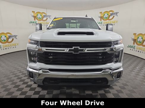 Used 2024 Chevrolet Silverado 2500 LT w/ All Star Edition AWD/4WD image 2