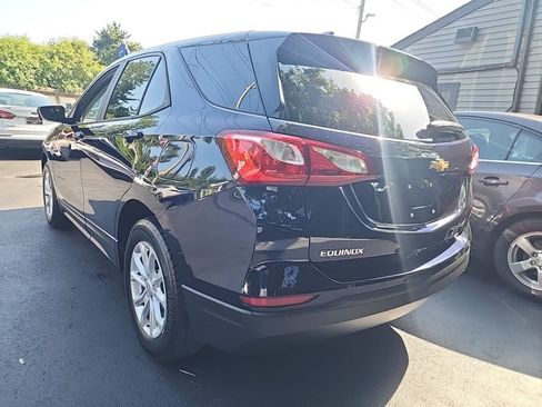 Used 2020 Chevrolet Equinox LS w/ LS Convenience Package FWD image 2
