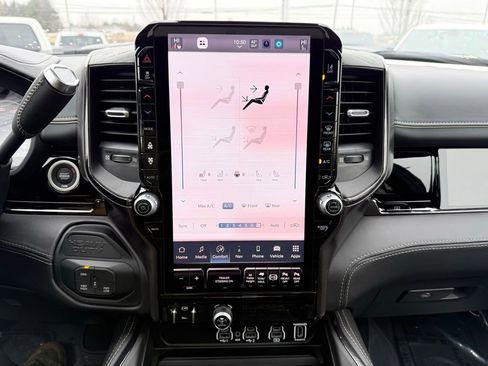 New 2025 RAM 3500 Limited image 22