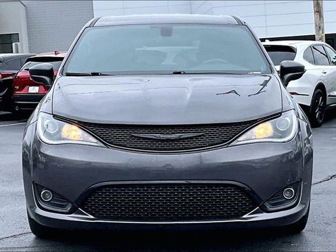 Used 2020 Chrysler Pacifica Touring w/ S Appearance Package image 7