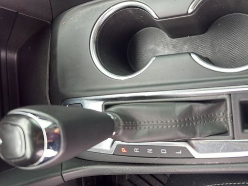 Used 2018 Chevrolet Equinox LT image 20