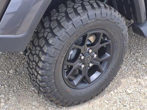 New 2026 Jeep Gladiator Sport AWD/4WD image 6