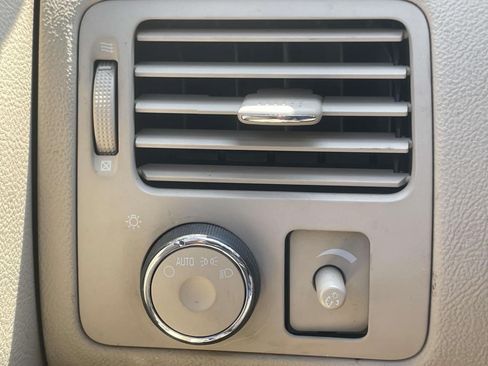 Used 2007 Buick Lucerne CXL FWD image 16