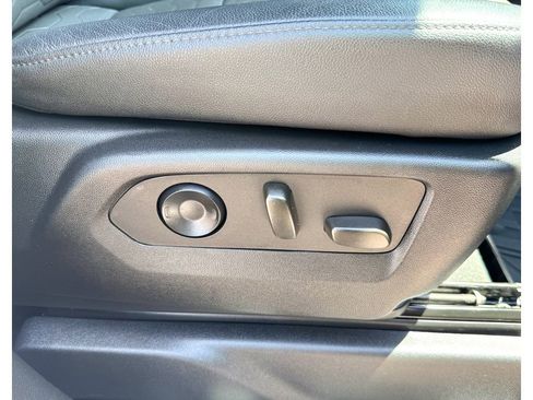 Used 2022 Chevrolet Silverado 1500 ZR2 w/ Technology Package image 16