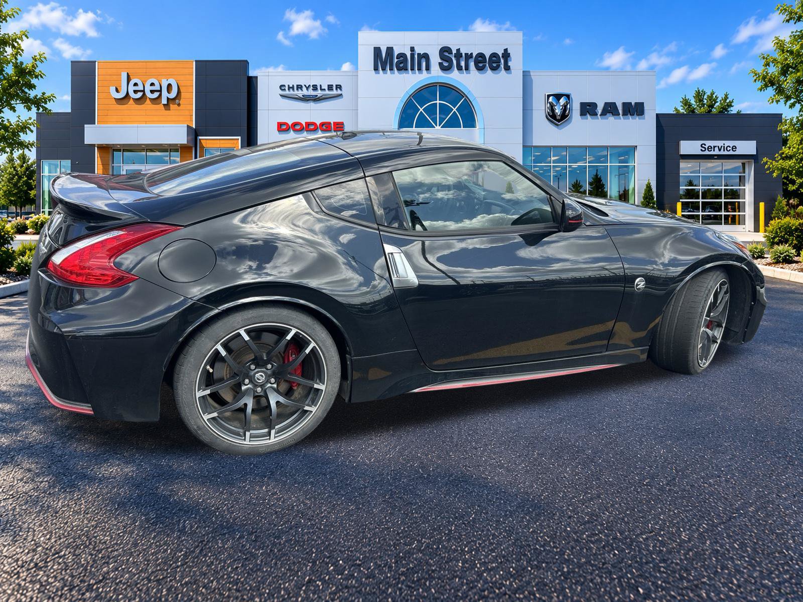 Used 2016 Nissan 370Z NISMO RWD image 4