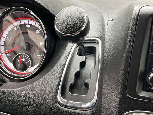 Used 2016 Dodge Grand Caravan SXT w/ UConnect Hands-Free Group FWD image 20
