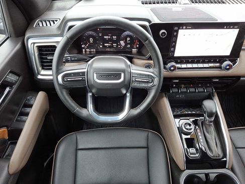 Certified 2025 GMC Canyon Denali image 11