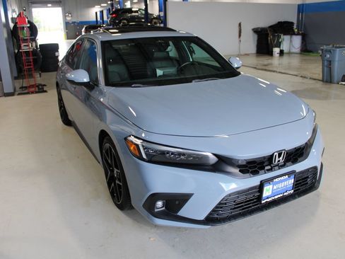 Used 2022 Honda Civic Sport Touring image 3