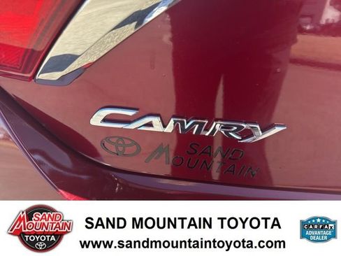 Used 2016 Toyota Camry SE image 10