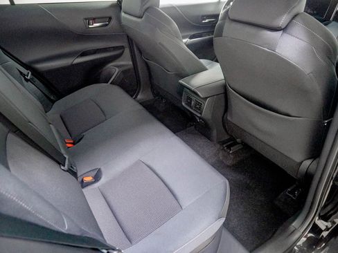 Used 2023 Toyota Venza LE AWD/4WD image 34
