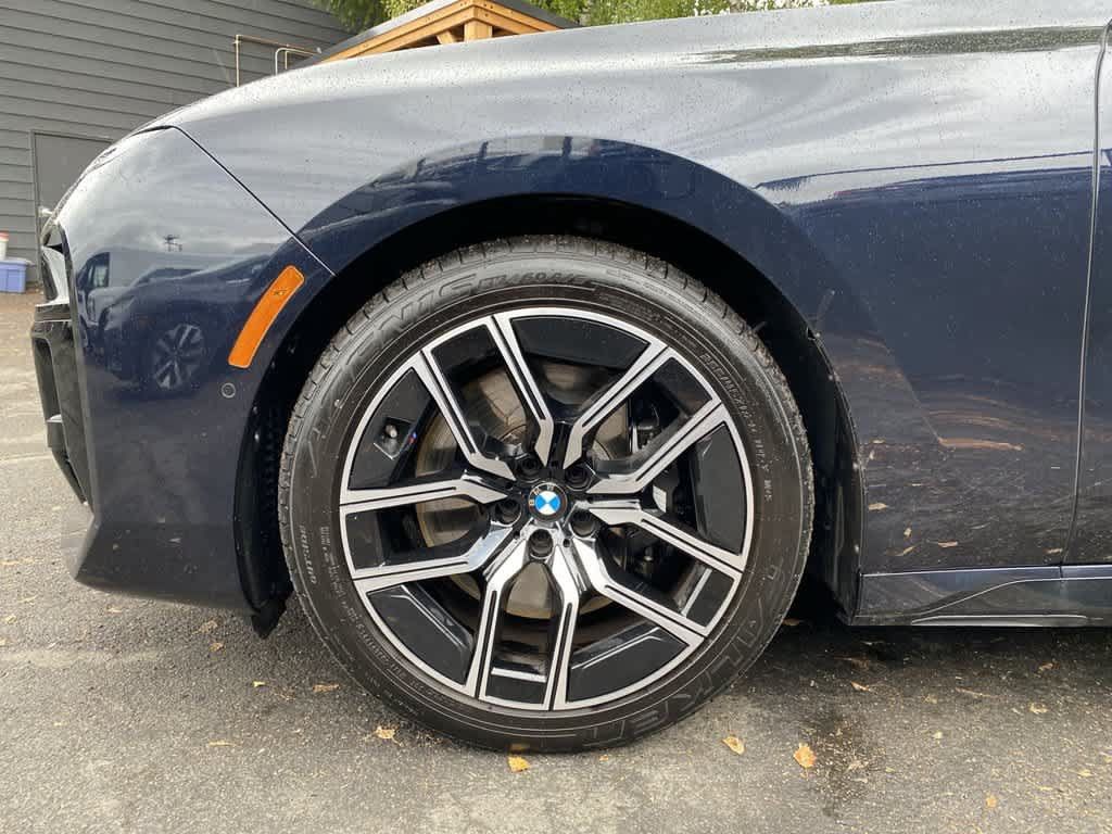 Used 2026 BMW 740i RWD image 11