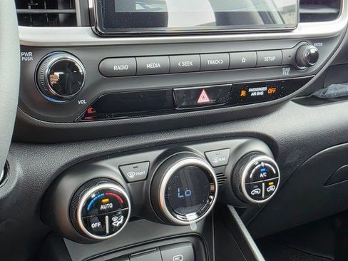 New 2025 Hyundai Venue SEL image 26