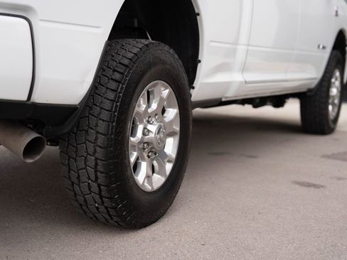 Used 2024 RAM 2500 Laramie AWD/4WD image 9