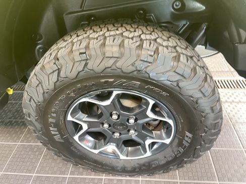 Used 2023 Jeep Wrangler Unlimited Rubicon w/ Steel Bumper Group AWD/4WD image 6
