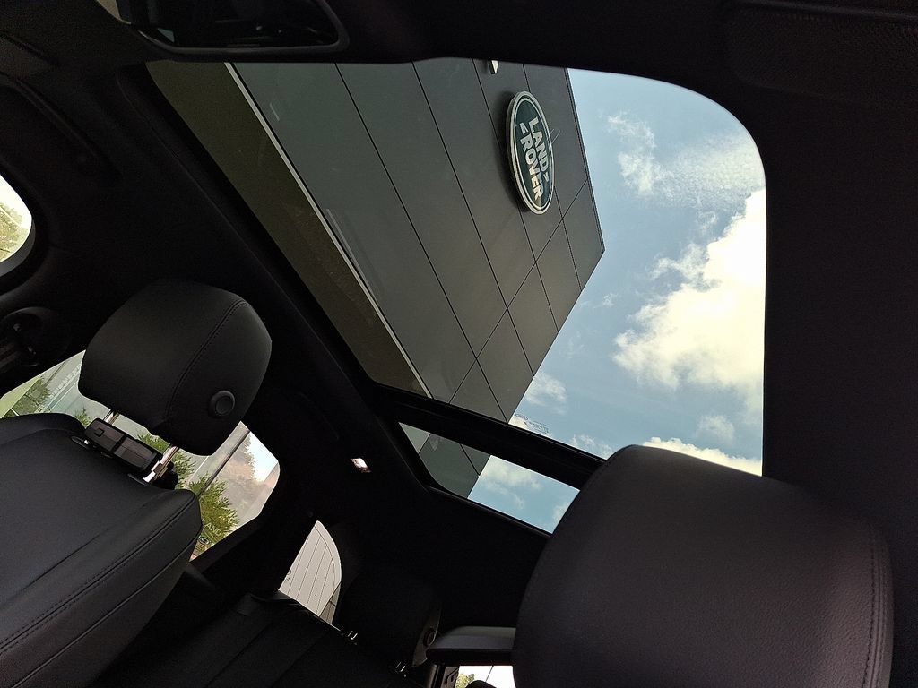 Certified 2026 Land Rover Range Rover Velar S AWD/4WD image 15