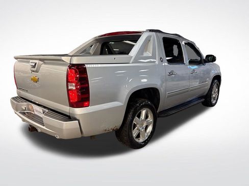 Used 2013 Chevrolet Avalanche LT w/ All-Star Edition AWD/4WD image 5
