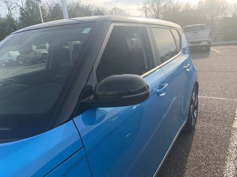 Used 2023 Kia Soul GT-Line image 3