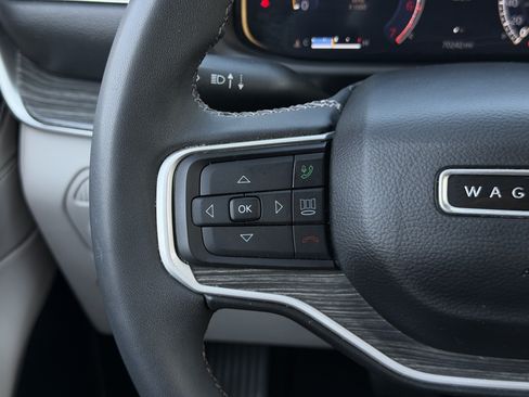 Used 2022 Jeep Wagoneer Series II AWD/4WD image 18