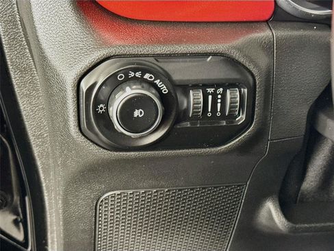 Used 2020 Jeep Wrangler Unlimited Rubicon AWD/4WD image 10