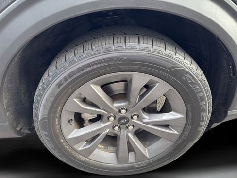 Used 2021 Ford Explorer XLT w/ Equipment Group 202A image 43