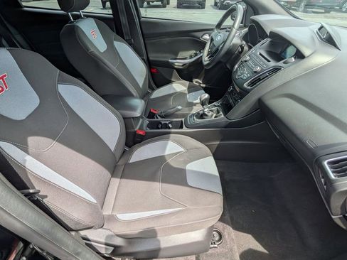 Used 2017 Ford Focus ST FWD image 22