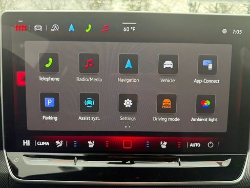 New 2026 Volkswagen GTI SE FWD image 19
