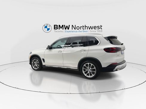Used 2025 BMW X5 xDrive40i w/ Parking Assistance Package AWD/4WD image 12