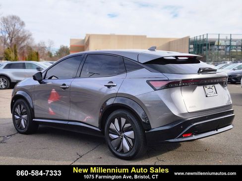 Used 2024 Nissan Ariya AWD image 3