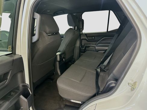Used 2025 Toyota 4Runner SR5 AWD/4WD image 29